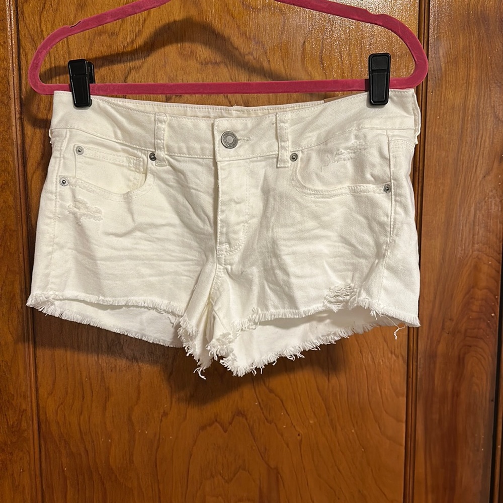 NWT American Eagle Low Rise White/Cream Shortie Stretch Shorts 10